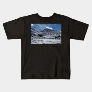 Aoraki/Mt Cook above Hooker Lake Kids T-Shirt